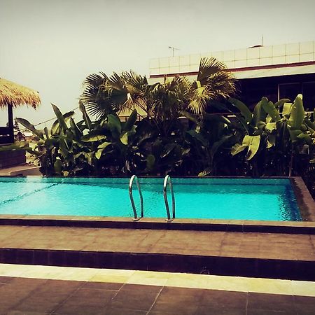 The Rizen Hotel Cisarua Exterior foto