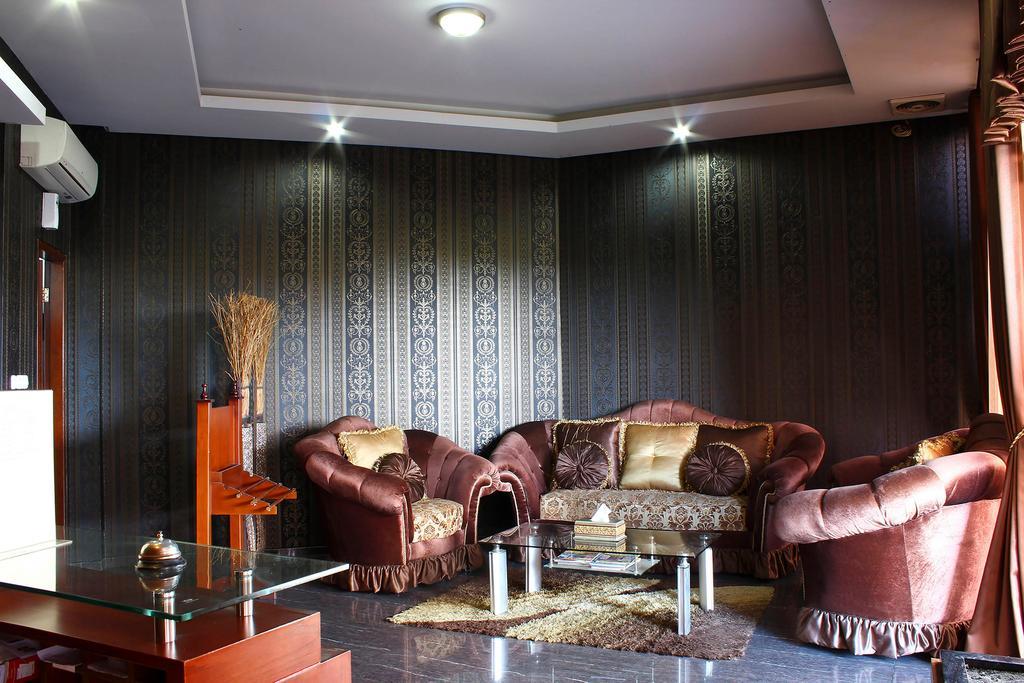 The Rizen Hotel Cisarua Exterior foto
